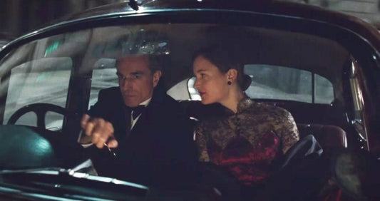 One, Two, Princes Kneel Before You: Telling Fairytales by Gaslight in Caught and Phantom Thread